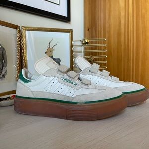 ADIDAS IVY PARK SUPER SLEEK STRAP W
WONDER WHITE, CORE WHITE & GUM 2